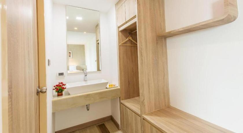 B2 Ubon Premier Hotel أوبونراتْشاتاني المظهر الخارجي الصورة